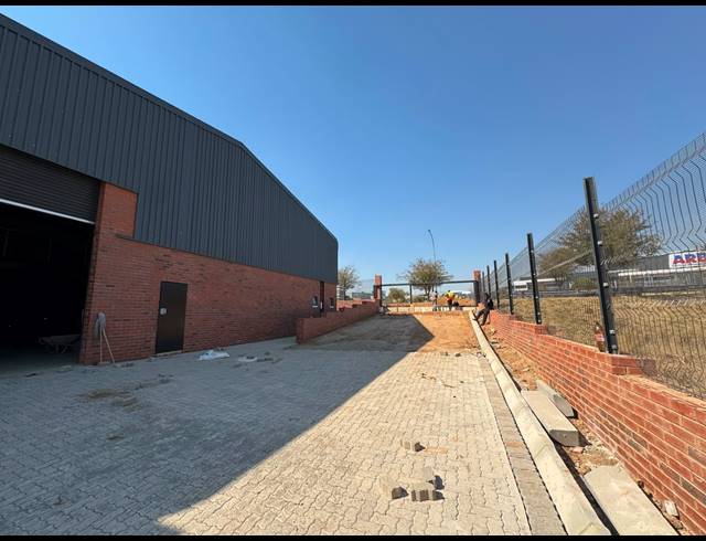 900M² WAREHOUSE TO LET IN CHLOORKOP